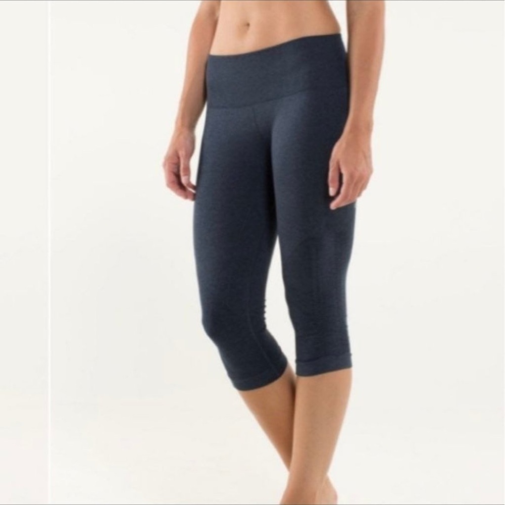 Lululemon In The Flow Cropped Yoga Leggings
Women's Ruched Sides Workout Gym 8